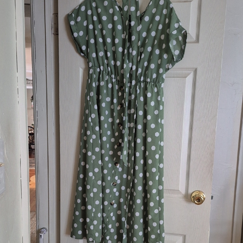 SHEIN Green Dolman Sleeve V-Neck Midi Sundress